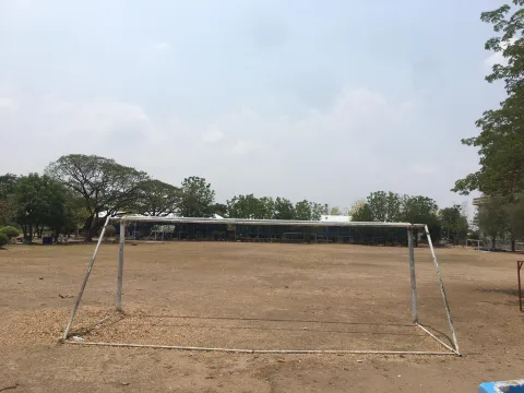 สนามกีฬาโรงเรียนอนุบาลสระโบสถ์ ภาพที่ 1
