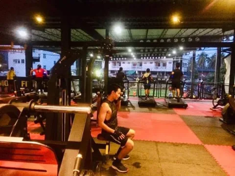 Full moon sports club ภาพที่ 1