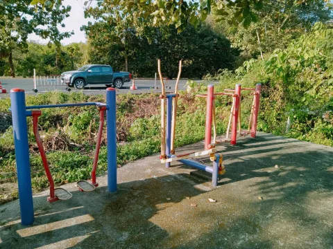 ลานกีฬา เครื่องออกกำลังกายบ้านหวด ภาพที่ 1
