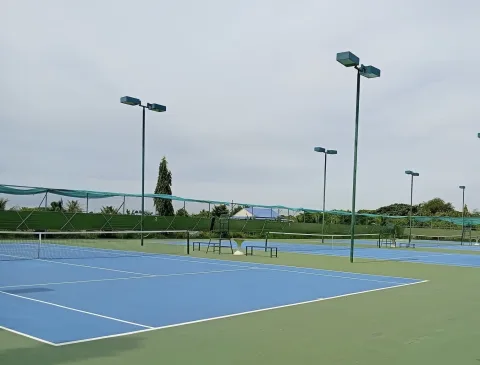 BANPONG tennis center ภาพที่ 1